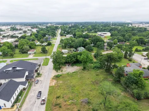 305 N Thomason Street Willis TX 77378