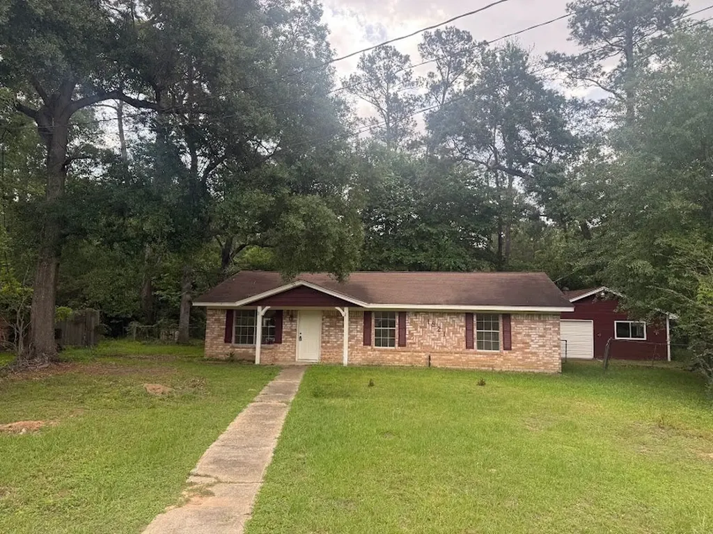 1821 Live Oak Drive Conroe TX 77301