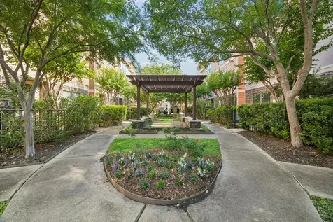 1046 W 23rd Street C Houston TX 77008