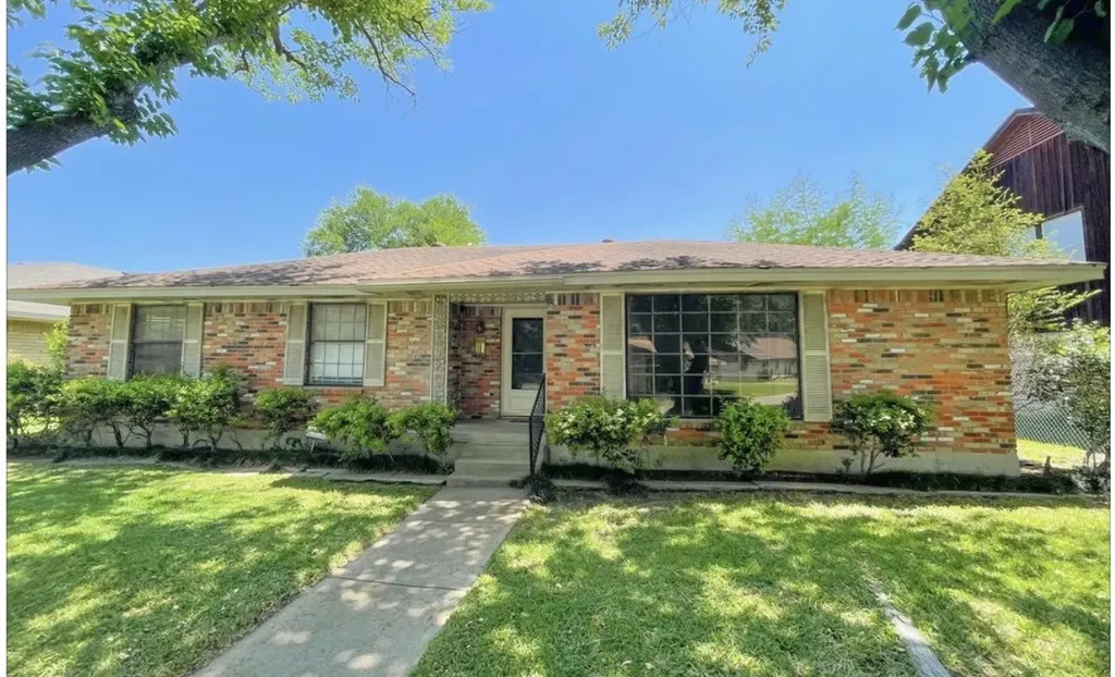 1940 Shady Glen Lane Dallas TX 75232