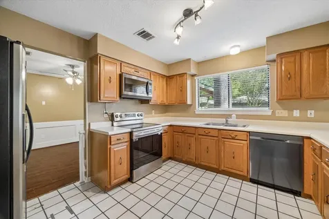 2710 Golden Leaf Drive Houston TX 77339