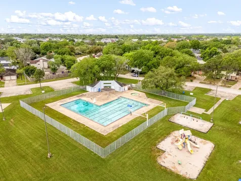 505 Lochnell Drive Houston TX 77062