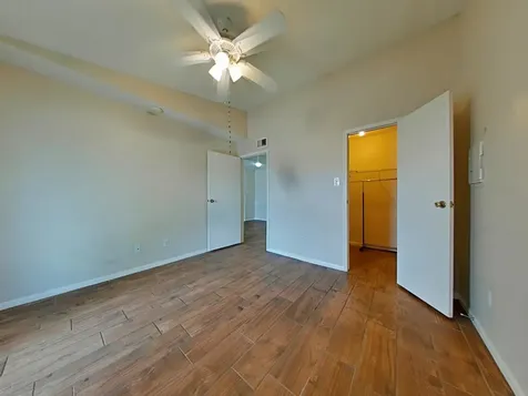 3770 Lovers Wood Lane 1005 Houston TX 77014