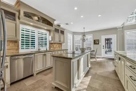 210 Trail Bend Lane Friendswood TX 77546