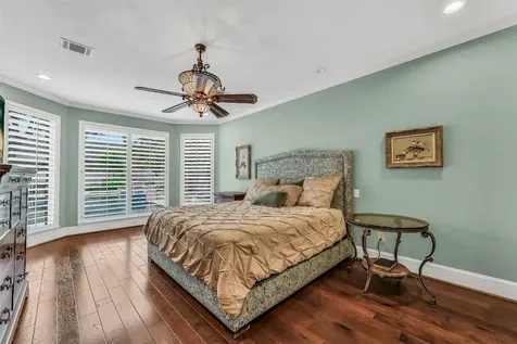 210 Trail Bend Lane Friendswood TX 77546