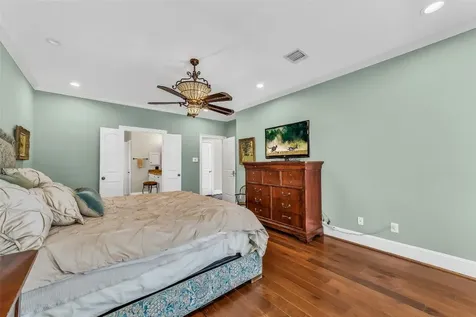 210 Trail Bend Lane Friendswood TX 77546