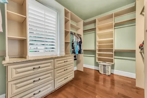 210 Trail Bend Lane Friendswood TX 77546