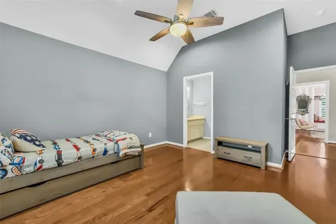 210 Trail Bend Lane Friendswood TX 77546
