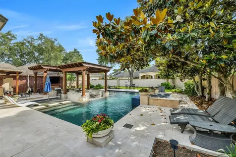 210 Trail Bend Lane Friendswood TX 77546