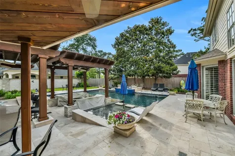 210 Trail Bend Lane Friendswood TX 77546