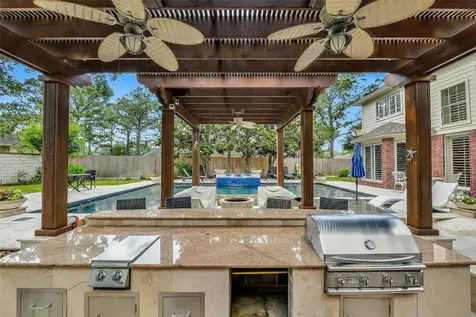 210 Trail Bend Lane Friendswood TX 77546