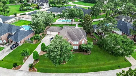 210 Trail Bend Lane Friendswood TX 77546