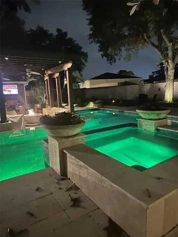 210 Trail Bend Lane Friendswood TX 77546