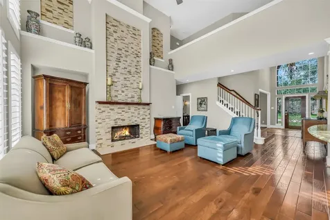 210 Trail Bend Lane Friendswood TX 77546
