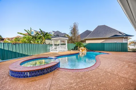 1002 Island View League City TX 77565