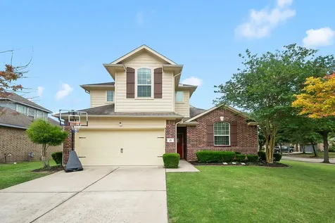 101 Long Meadow Court Clute TX 77531
