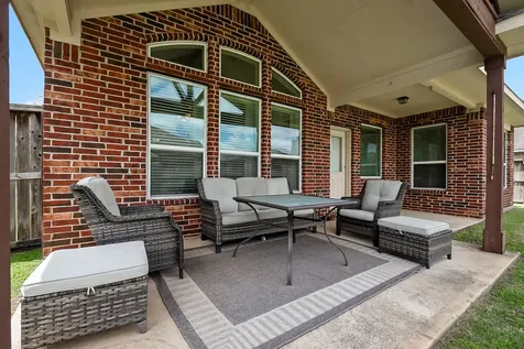 101 Long Meadow Court Clute TX 77531