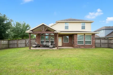 101 Long Meadow Court Clute TX 77531