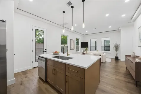 5815 Outer Banks Street Houston TX 77091