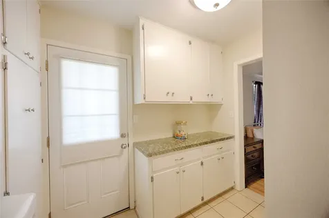 207 River Street Hallettsville TX 77964
