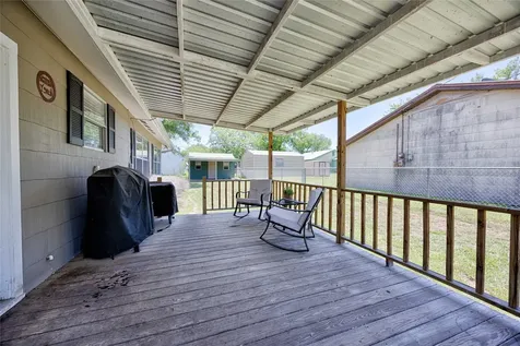 207 River Street Hallettsville TX 77964