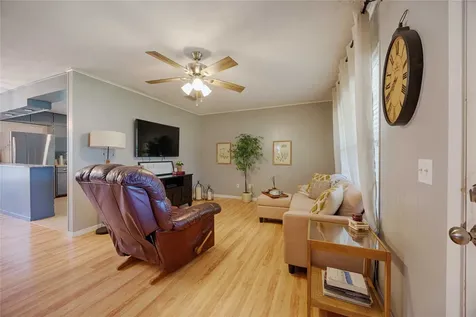 207 River Street Hallettsville TX 77964