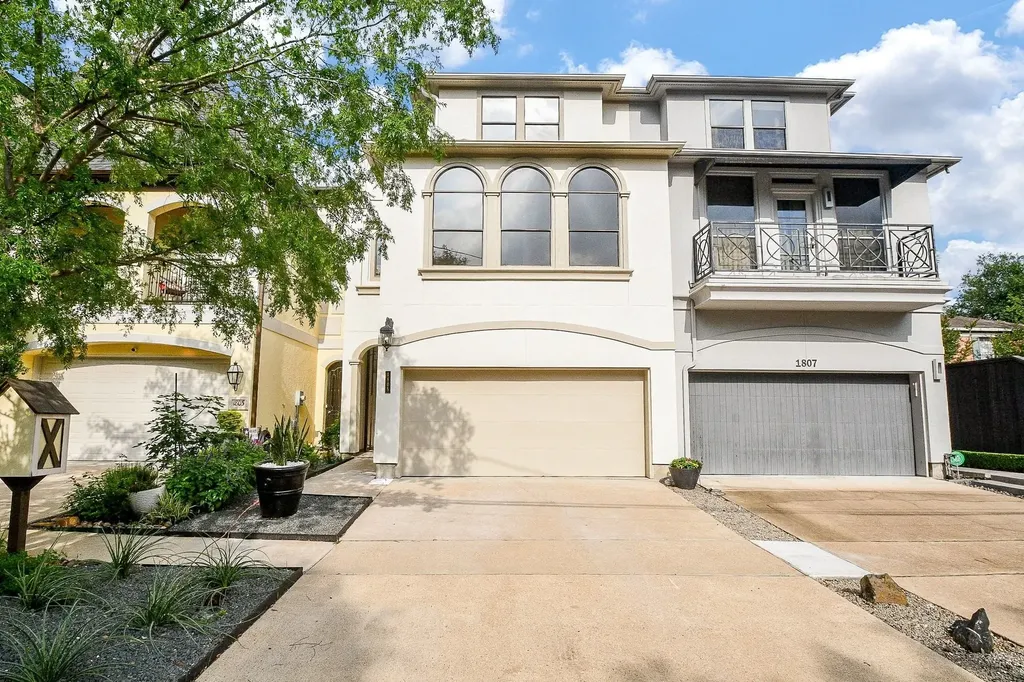 1805 Brun Street Houston TX 77019