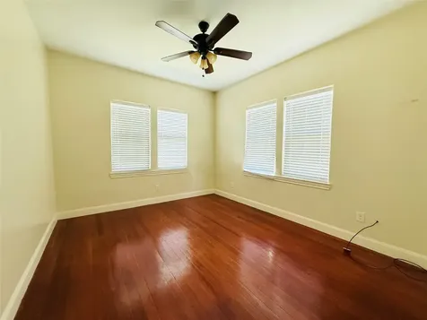 446 Zoe Street Houston TX 77020