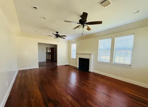 446 Zoe Street Houston TX 77020