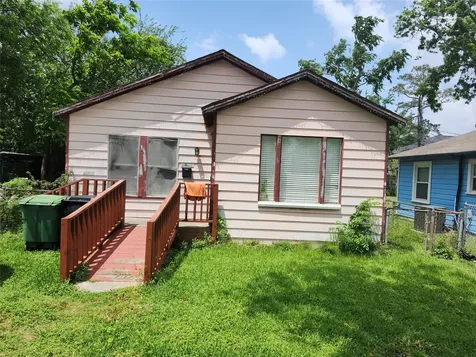 4215 Edison Street Houston TX 77009