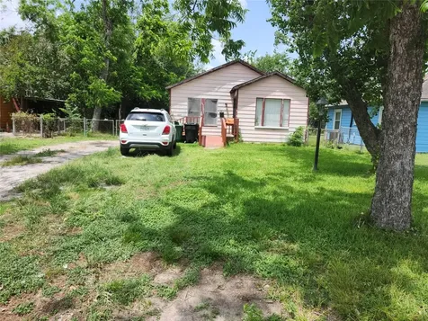 4215 Edison Street Houston TX 77009