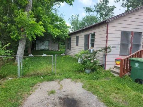 4215 Edison Street Houston TX 77009