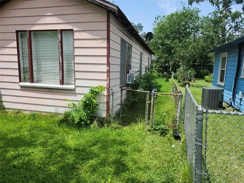 4215 Edison Street Houston TX 77009