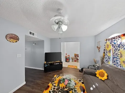 8101 Amelia Road 404 Houston TX 77055