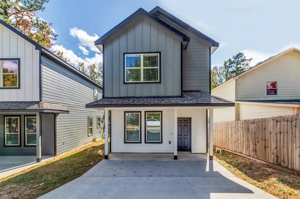 11966 Canal Street Willis TX 77318