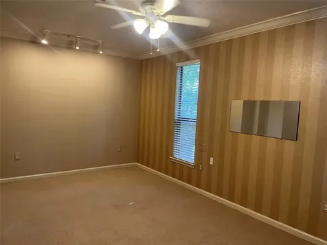 302 Somerset Road Conroe TX 77316