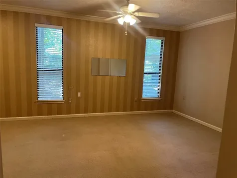 302 Somerset Road Conroe TX 77316