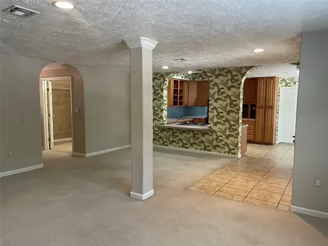 302 Somerset Road Conroe TX 77316