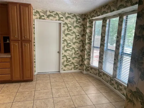 302 Somerset Road Conroe TX 77316