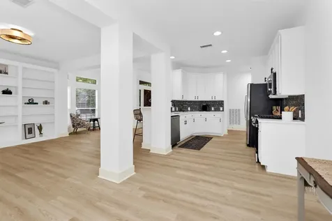 18 Endor Forest Place The Woodlands TX 77382