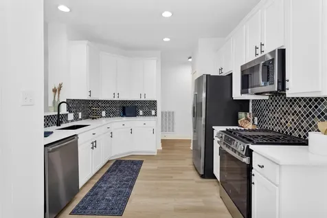 18 Endor Forest Place The Woodlands TX 77382