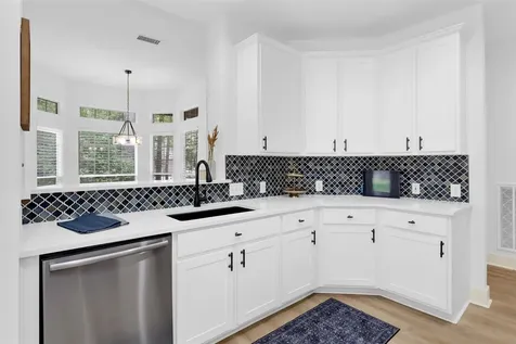 18 Endor Forest Place The Woodlands TX 77382