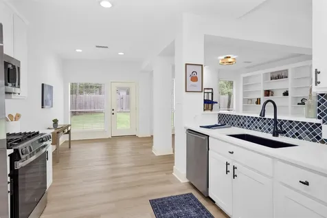 18 Endor Forest Place The Woodlands TX 77382