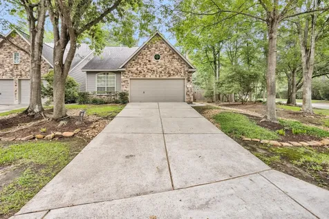 18 Endor Forest Place The Woodlands TX 77382