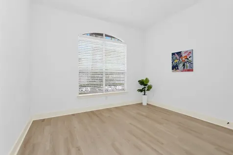 18 Endor Forest Place The Woodlands TX 77382
