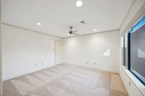 8800 Woodway Drive 15 Houston TX 77063
