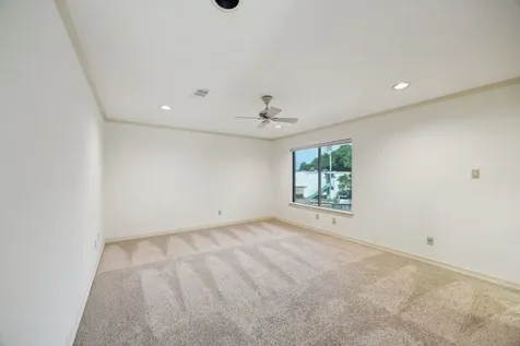 8800 Woodway Drive 15 Houston TX 77063