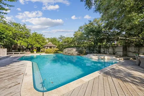 8800 Woodway Drive 15 Houston TX 77063