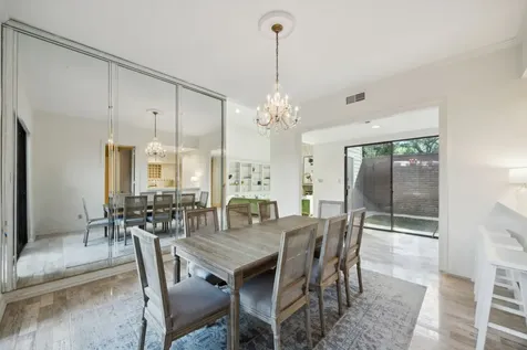 8800 Woodway Drive 15 Houston TX 77063