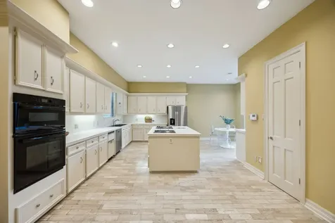 8800 Woodway Drive 15 Houston TX 77063